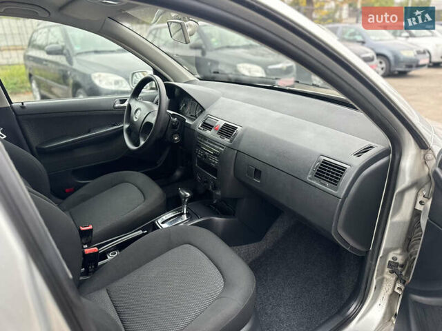 Шкода Фабия 2007 в Чернигове на Automoto.ua Серый Шкода Фабия, объемом двигателя 1.4 л и пробегом 193 тыс. км за 5400 $, фото 9 на Automoto.ua