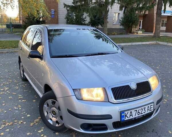 Шкода Фабия 2007 в Броварах на Automoto.ua Серый Шкода Фабия, объемом двигателя 1.2 л и пробегом 234 тыс. км за 2999 $, фото 9 на Automoto.ua