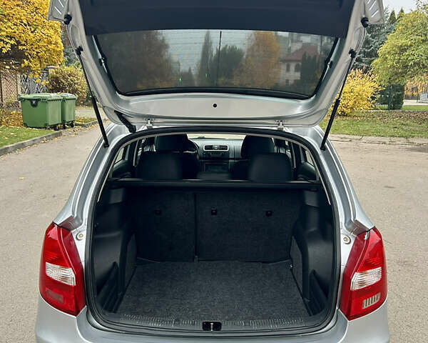 Серый Шкода Фабия, объемом двигателя 1.6 л и пробегом 247 тыс. км за 5150 $, фото 32 на Automoto.ua