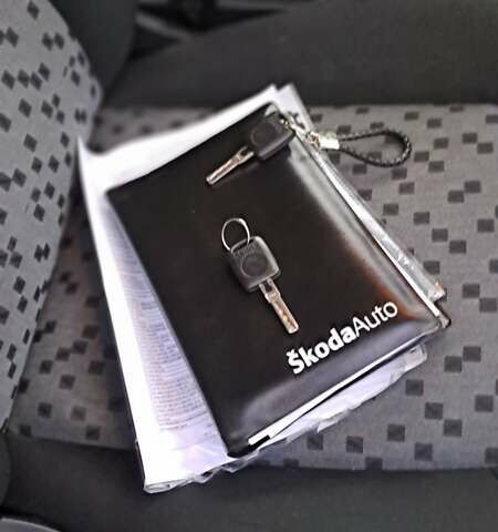 Сірий Шкода Фабія, об'ємом двигуна 1.4 л та пробігом 174 тис. км за 4650 $, фото 16 на Automoto.ua