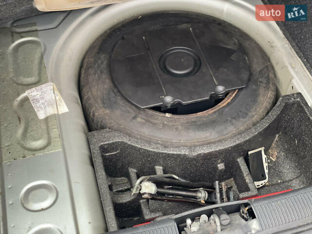 Серый Шкода Фабия, объемом двигателя 1.4 л и пробегом 226 тыс. км за 4550 $, фото 5 на Automoto.ua