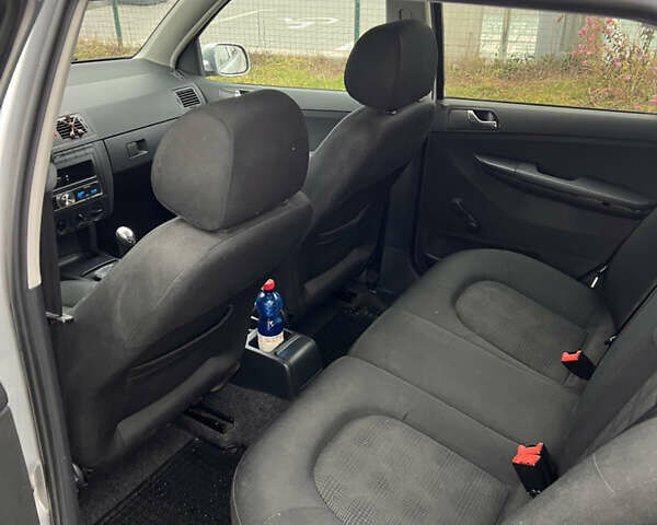 Серый Шкода Фабия, объемом двигателя 1.39 л и пробегом 249 тыс. км за 3500 $, фото 6 на Automoto.ua