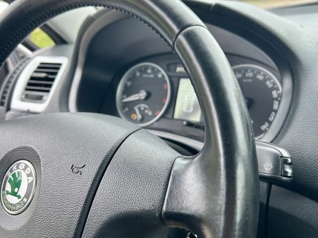 Серый Шкода Фабия, объемом двигателя 1.6 л и пробегом 247 тыс. км за 5350 $, фото 15 на Automoto.ua