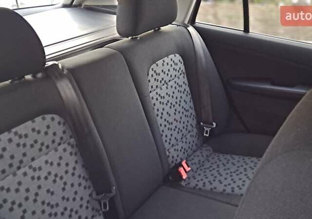 Сірий Шкода Фабія, об'ємом двигуна 1.4 л та пробігом 174 тис. км за 4650 $, фото 15 на Automoto.ua