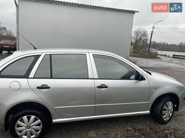 Сірий Шкода Фабія, об'ємом двигуна 1.2 л та пробігом 200 тис. км за 2600 $, фото 3 на Automoto.ua