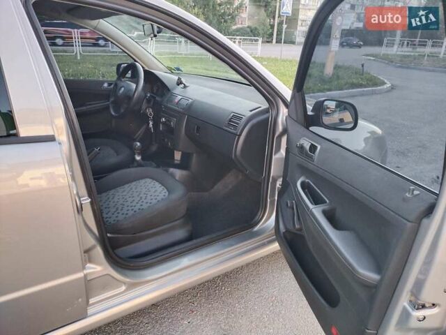 Серый Шкода Фабия, объемом двигателя 1.39 л и пробегом 277 тыс. км за 4800 $, фото 8 на Automoto.ua