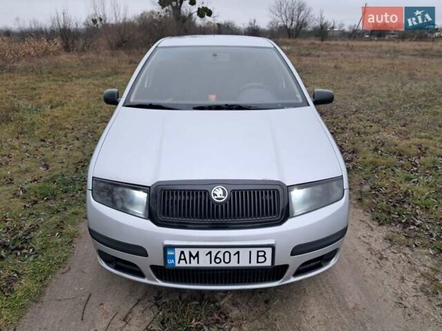 Серый Шкода Фабия, объемом двигателя 1.2 л и пробегом 220 тыс. км за 3999 $, фото 6 на Automoto.ua