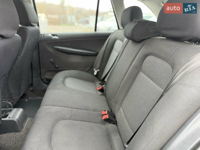 Сірий Шкода Фабія, об'ємом двигуна 1.42 л та пробігом 370 тис. км за 3300 $, фото 41 на Automoto.ua