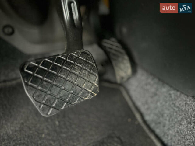 Шкода Фабия 2007 в Чернигове на Automoto.ua Серый Шкода Фабия, объемом двигателя 1.4 л и пробегом 193 тыс. км за 5400 $, фото 16 на Automoto.ua