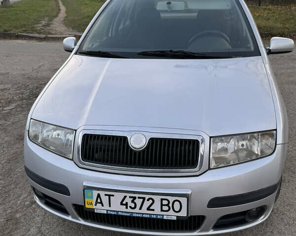 Серый Шкода Фабия, объемом двигателя 1.4 л и пробегом 183 тыс. км за 4500 $, фото 2 на Automoto.ua