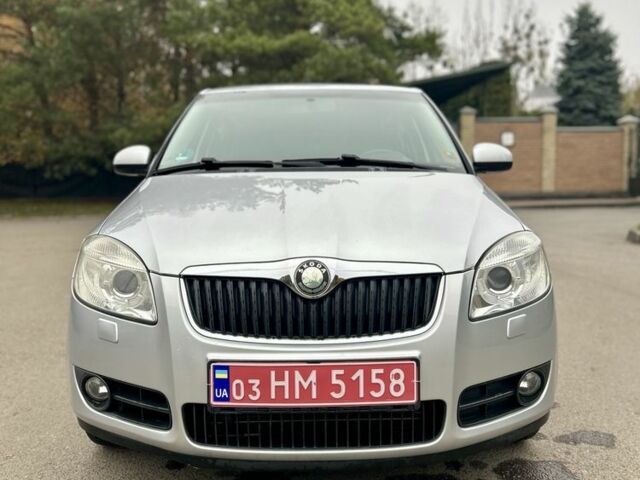 Серый Шкода Фабия, объемом двигателя 1.6 л и пробегом 247 тыс. км за 5350 $, фото 7 на Automoto.ua