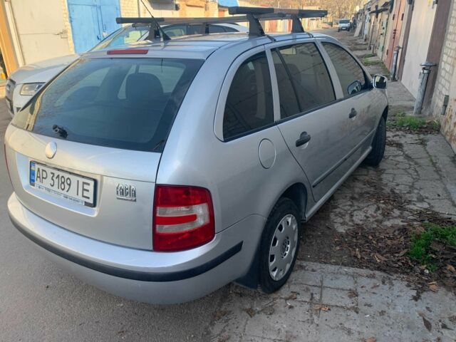 Серый Шкода Фабия, объемом двигателя 1.4 л и пробегом 253 тыс. км за 4900 $, фото 2 на Automoto.ua