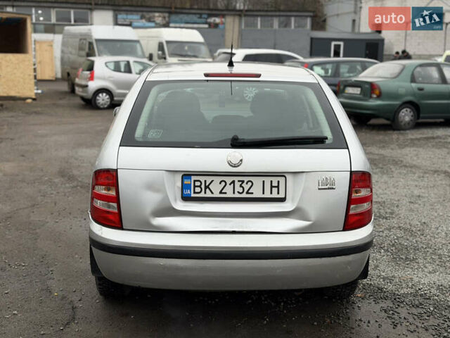 Сірий Шкода Фабія, об'ємом двигуна 1.42 л та пробігом 370 тис. км за 3300 $, фото 19 на Automoto.ua