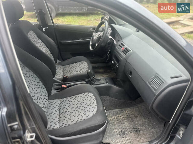 Сірий Шкода Фабія, об'ємом двигуна 1.2 л та пробігом 217 тис. км за 2950 $, фото 9 на Automoto.ua