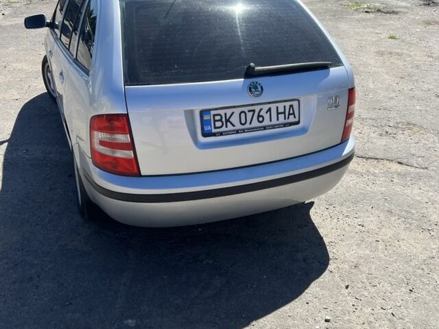 Серый Шкода Фабия, объемом двигателя 1.4 л и пробегом 268 тыс. км за 4850 $, фото 4 на Automoto.ua