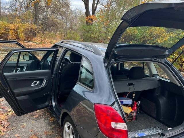 Сірий Шкода Фабія, об'ємом двигуна 1.4 л та пробігом 221 тис. км за 5000 $, фото 6 на Automoto.ua