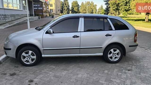 Серый Шкода Фабия, объемом двигателя 1.4 л и пробегом 250 тыс. км за 4300 $, фото 5 на Automoto.ua