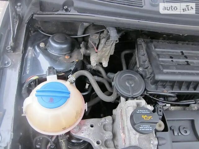 Серый Шкода Фабия, объемом двигателя 1.6 л и пробегом 180 тыс. км за 5700 $, фото 14 на Automoto.ua