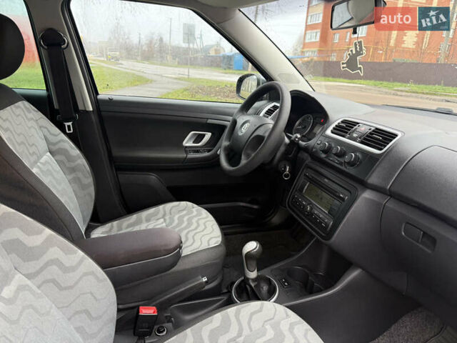 Сірий Шкода Фабія, об'ємом двигуна 1.6 л та пробігом 195 тис. км за 6500 $, фото 33 на Automoto.ua