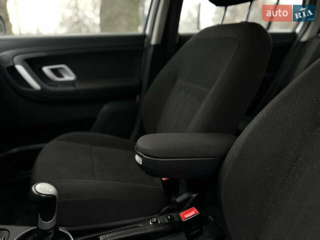 Серый Шкода Фабия, объемом двигателя 1.39 л и пробегом 224 тыс. км за 5800 $, фото 23 на Automoto.ua