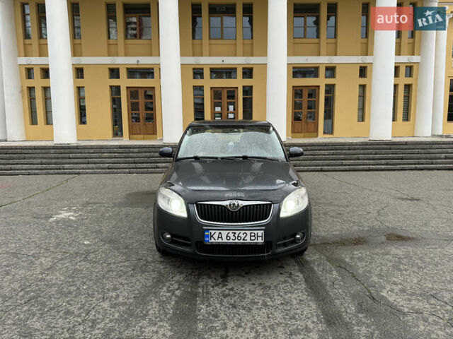 Серый Шкода Фабия, объемом двигателя 1.4 л и пробегом 207 тыс. км за 5900 $, фото 7 на Automoto.ua