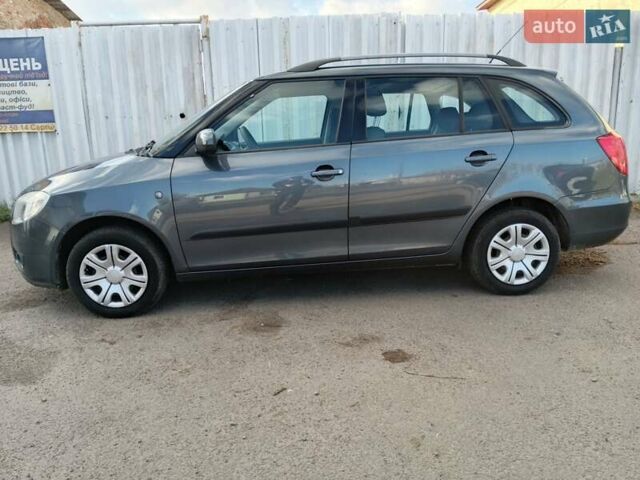 Сірий Шкода Фабія, об'ємом двигуна 1.6 л та пробігом 257 тис. км за 5899 $, фото 1 на Automoto.ua