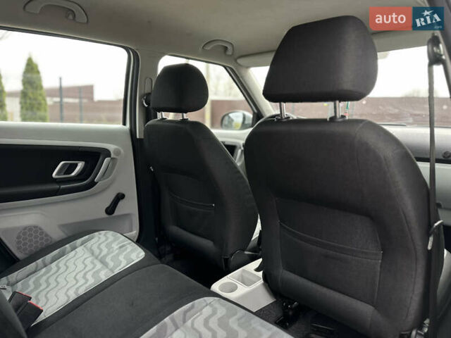 Сірий Шкода Фабія, об'ємом двигуна 1.39 л та пробігом 227 тис. км за 5500 $, фото 35 на Automoto.ua