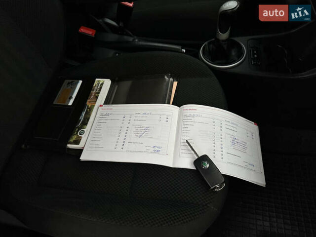 Серый Шкода Фабия, объемом двигателя 1.39 л и пробегом 224 тыс. км за 5800 $, фото 50 на Automoto.ua
