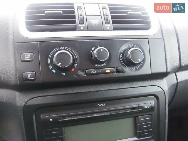 Серый Шкода Фабия, объемом двигателя 1.6 л и пробегом 180 тыс. км за 6500 $, фото 11 на Automoto.ua