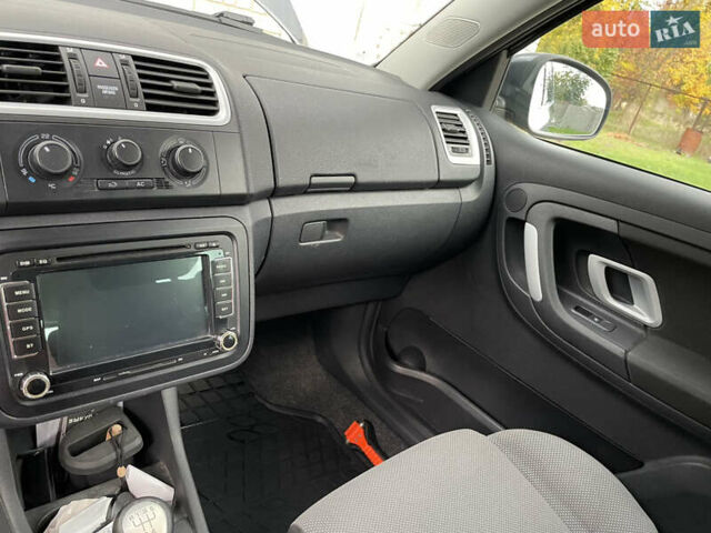 Сірий Шкода Фабія, об'ємом двигуна 1.6 л та пробігом 236 тис. км за 6700 $, фото 3 на Automoto.ua