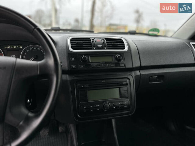 Серый Шкода Фабия, объемом двигателя 1.39 л и пробегом 224 тыс. км за 5800 $, фото 31 на Automoto.ua