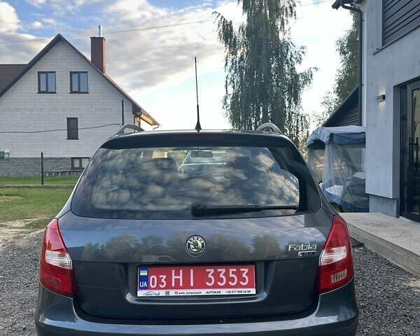Серый Шкода Фабия, объемом двигателя 1.39 л и пробегом 246 тыс. км за 5400 $, фото 6 на Automoto.ua