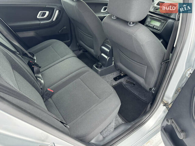 Серый Шкода Фабия, объемом двигателя 1.39 л и пробегом 208 тыс. км за 5550 $, фото 22 на Automoto.ua