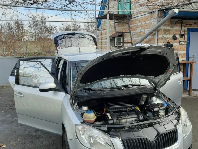 Серый Шкода Фабия, объемом двигателя 1.4 л и пробегом 208 тыс. км за 5500 $, фото 5 на Automoto.ua