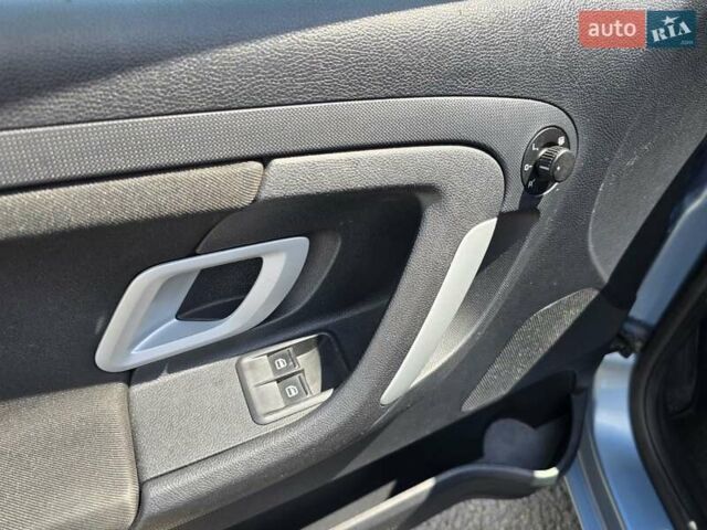 Серый Шкода Фабия, объемом двигателя 1.6 л и пробегом 215 тыс. км за 5599 $, фото 18 на Automoto.ua