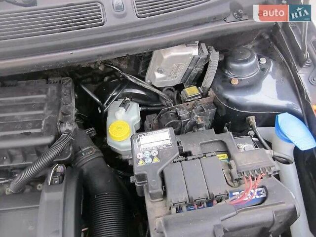 Серый Шкода Фабия, объемом двигателя 1.6 л и пробегом 180 тыс. км за 6500 $, фото 17 на Automoto.ua