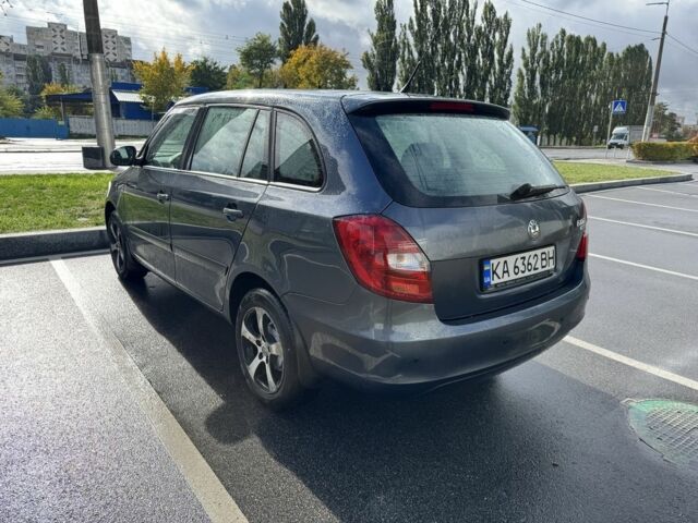 Серый Шкода Фабия, объемом двигателя 1.4 л и пробегом 207 тыс. км за 5700 $, фото 3 на Automoto.ua