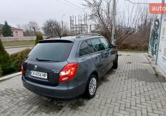 Серый Шкода Фабия, объемом двигателя 1.39 л и пробегом 232 тыс. км за 6500 $, фото 45 на Automoto.ua