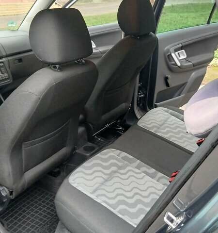 Серый Шкода Фабия, объемом двигателя 1.39 л и пробегом 232 тыс. км за 6500 $, фото 10 на Automoto.ua