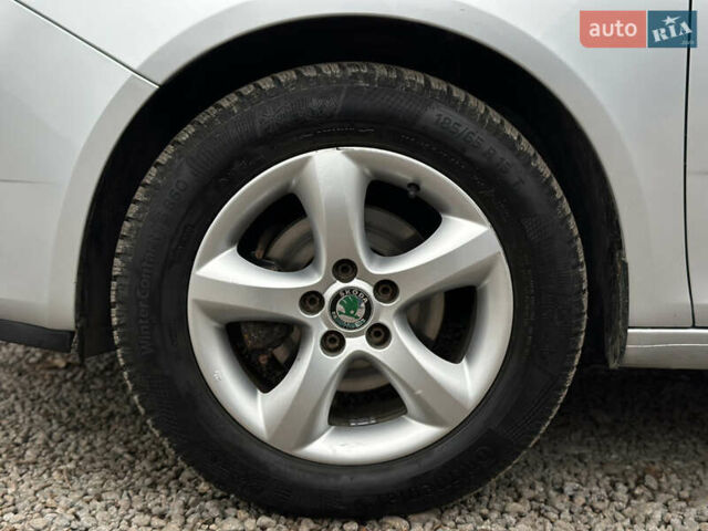 Серый Шкода Фабия, объемом двигателя 1.39 л и пробегом 224 тыс. км за 5800 $, фото 52 на Automoto.ua