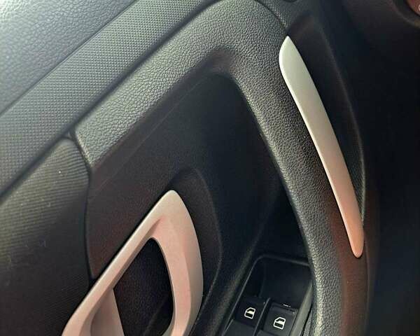 Сірий Шкода Фабія, об'ємом двигуна 1.4 л та пробігом 227 тис. км за 4999 $, фото 4 на Automoto.ua