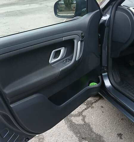 Серый Шкода Фабия, объемом двигателя 1.39 л и пробегом 232 тыс. км за 6500 $, фото 14 на Automoto.ua