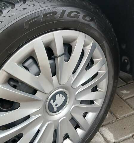 Серый Шкода Фабия, объемом двигателя 1.39 л и пробегом 232 тыс. км за 6500 $, фото 39 на Automoto.ua