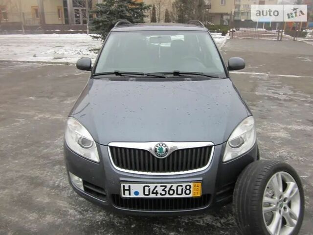 Серый Шкода Фабия, объемом двигателя 1.6 л и пробегом 180 тыс. км за 6500 $, фото 2 на Automoto.ua