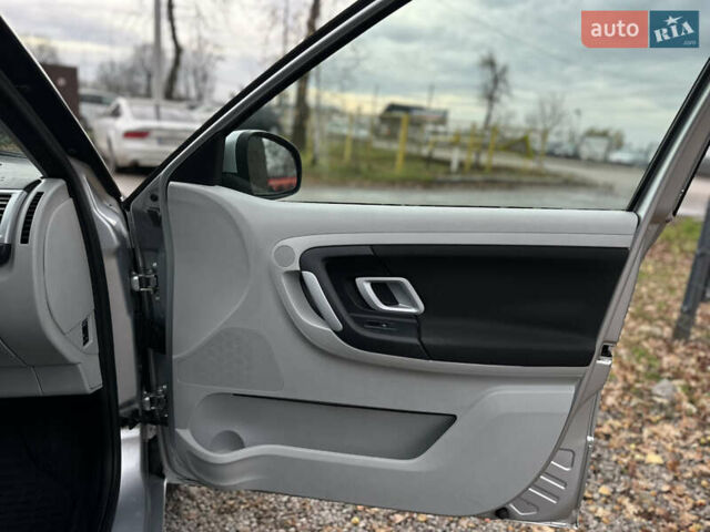 Сірий Шкода Фабія, об'ємом двигуна 1.39 л та пробігом 227 тис. км за 5500 $, фото 41 на Automoto.ua