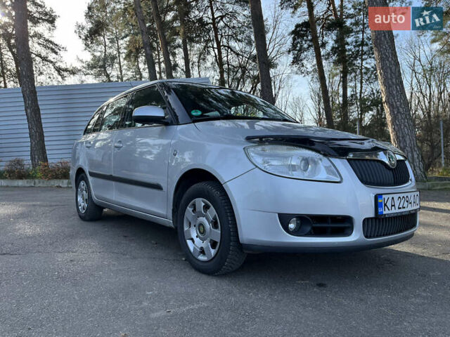Сірий Шкода Фабія, об'ємом двигуна 1.6 л та пробігом 165 тис. км за 4600 $, фото 2 на Automoto.ua