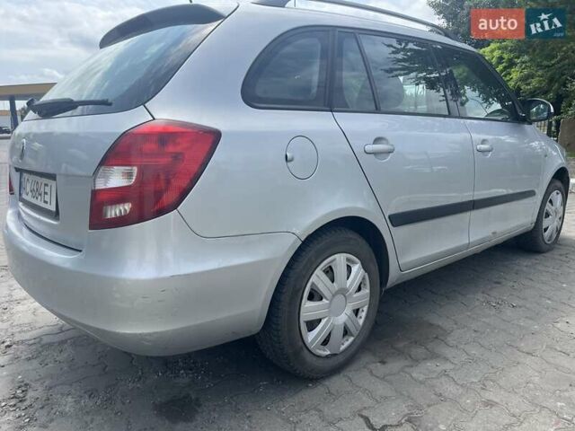 Серый Шкода Фабия, объемом двигателя 1.2 л и пробегом 188 тыс. км за 4300 $, фото 2 на Automoto.ua