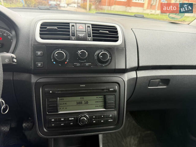 Сірий Шкода Фабія, об'ємом двигуна 1.6 л та пробігом 195 тис. км за 6500 $, фото 25 на Automoto.ua