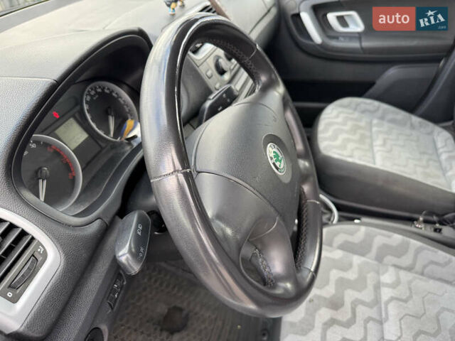 Серый Шкода Фабия, объемом двигателя 1.2 л и пробегом 162 тыс. км за 3990 $, фото 16 на Automoto.ua