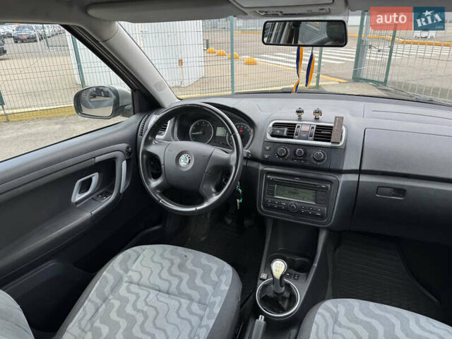Серый Шкода Фабия, объемом двигателя 1.2 л и пробегом 162 тыс. км за 3990 $, фото 30 на Automoto.ua